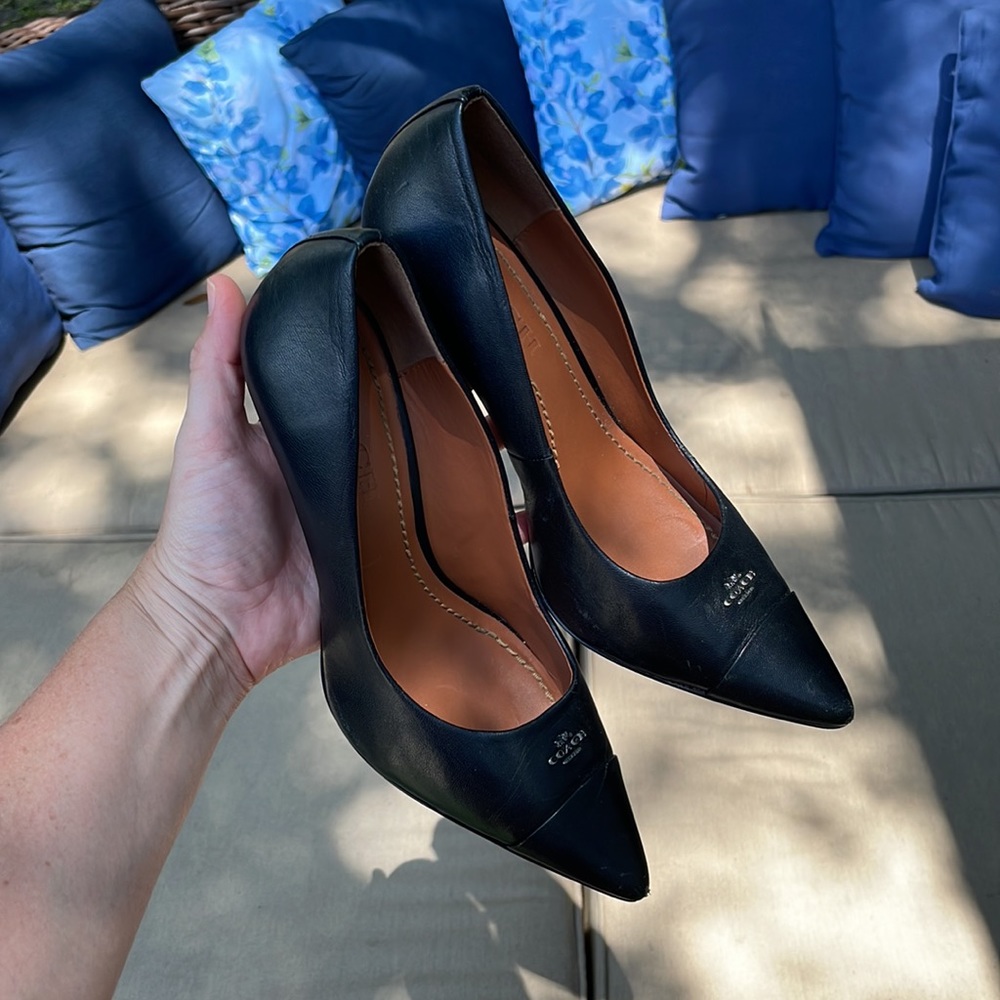 COACH - 3 1/2” pumps in size 8.5